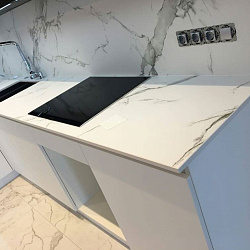 Белая прямая столешница на кухню из кварца PRIMAX 792 Calacatta Toscana Белая прямая столешница на кухню из кварца PRIMAX 792 Calacatta Toscana