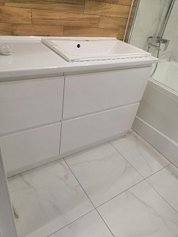 Белая столешница для ванной из кварца PRIMAX 920, White Marble Белая столешница для ванной из кварца PRIMAX 920, White Marble