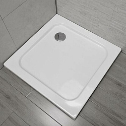 Душевой поддон из искусственного камня Staron SQ019 Solid Quasar White 80х80 Душевой поддон из искусственного камня Staron SQ019 Solid Quasar White 80х80